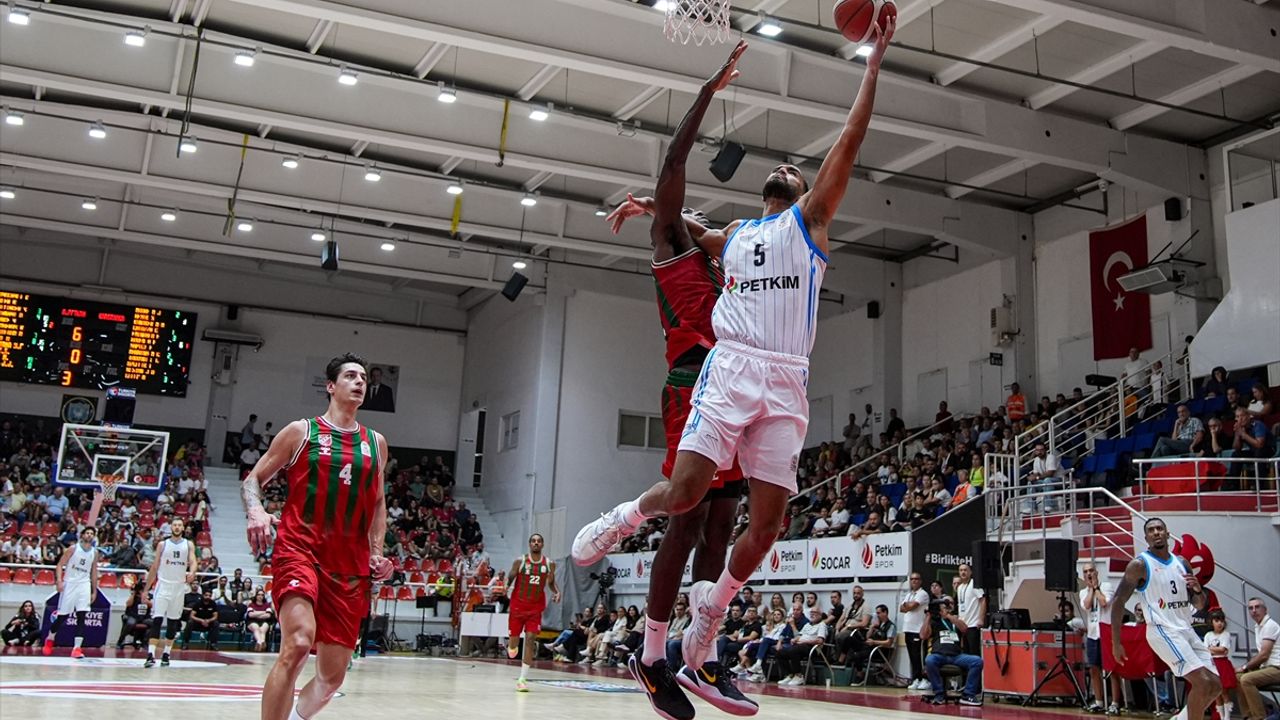 İzmir derbisinde galip Petkimspor!