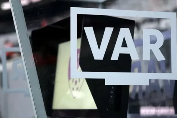 Derbinin VAR hakemi belli oldu!